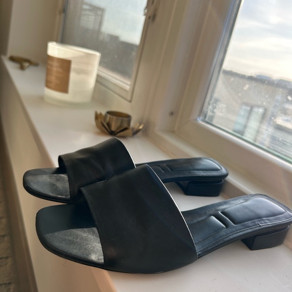 Leather Slide Sandals - Vince Camuto - Picture 4 of 6